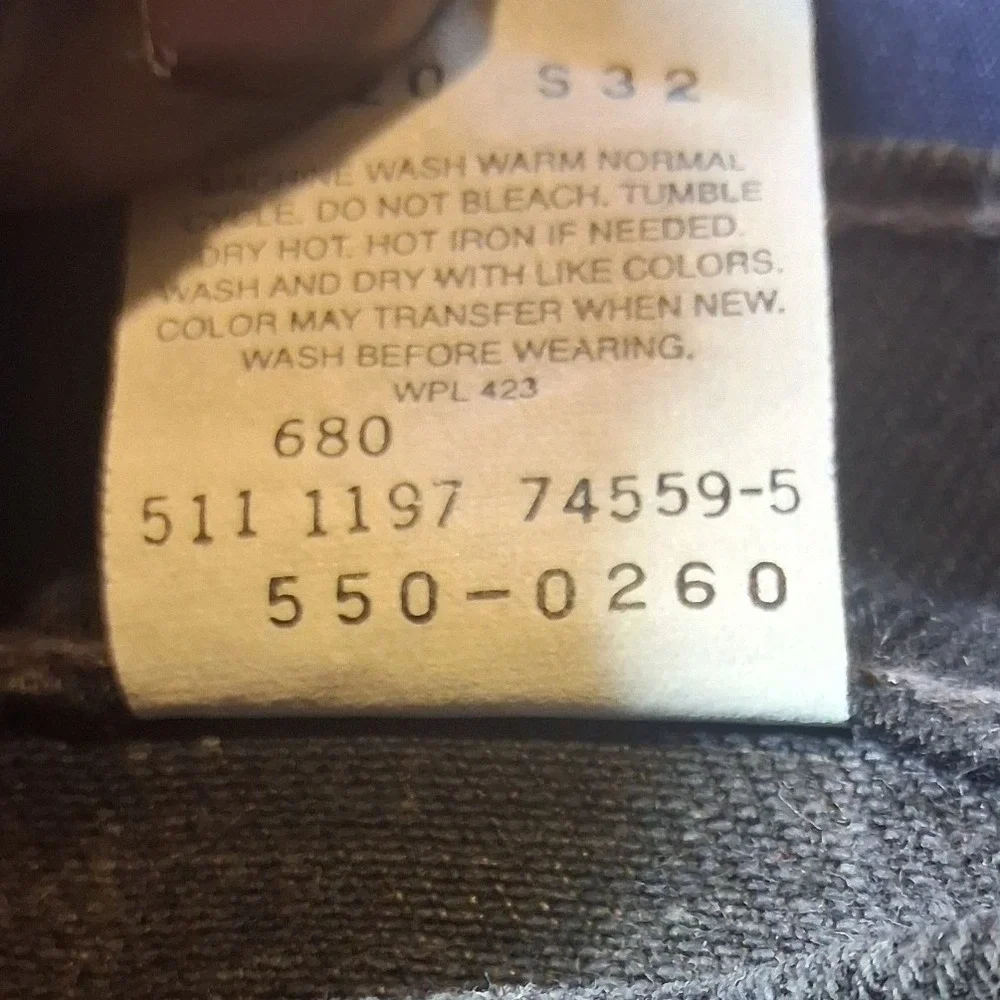 Vintage Levis 550 Relaxed Fit Black Jeans Made in USA 36x30 550-0260 1997